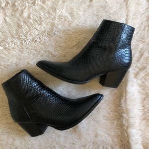 Vegan going west boot Matisse